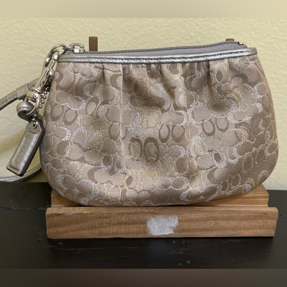 Lot of 3 Coach wristlets/wallets - Good Condition 👍🏻 - Picture 5 of 6